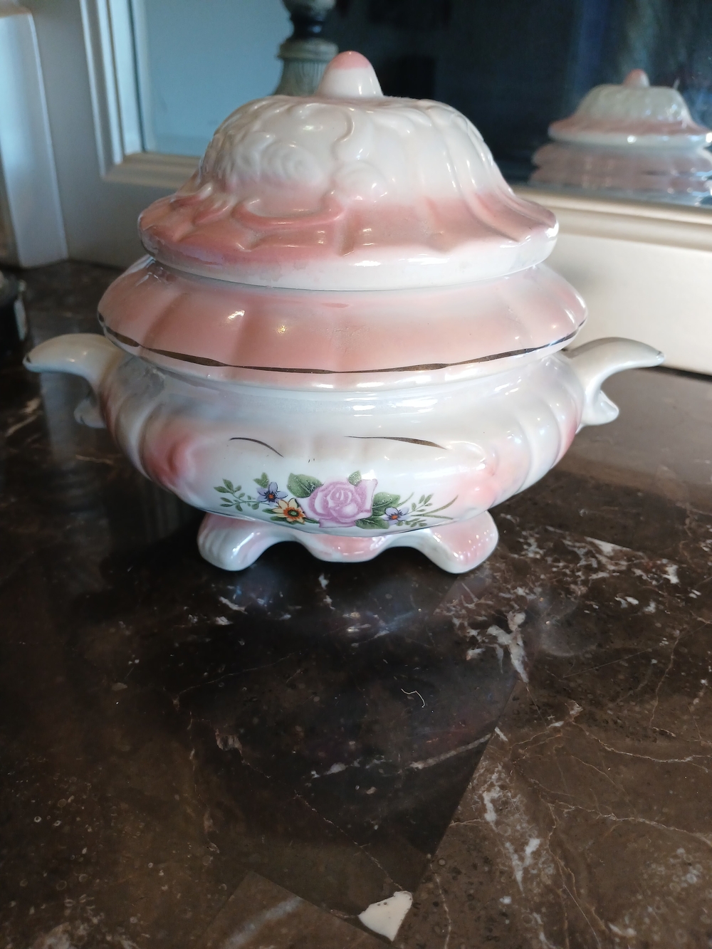 Vintage Chinese Pink & White Iridescent Porcelain Ginger Jar 5.5" Tall With Lid - Picture 6 of 16